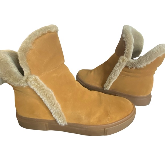 Women's Naturalizer Camel Suede Cozy Fuzzy Faux Fur Lining Barkley Bootie. Sz-9 - Picture 1 of 15